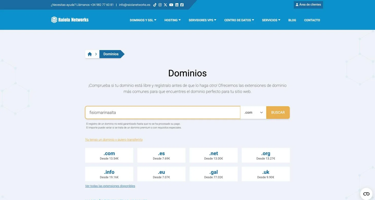 Buscador de dominios de Raiola Networks con un nombre escrito y el selector de extensión
