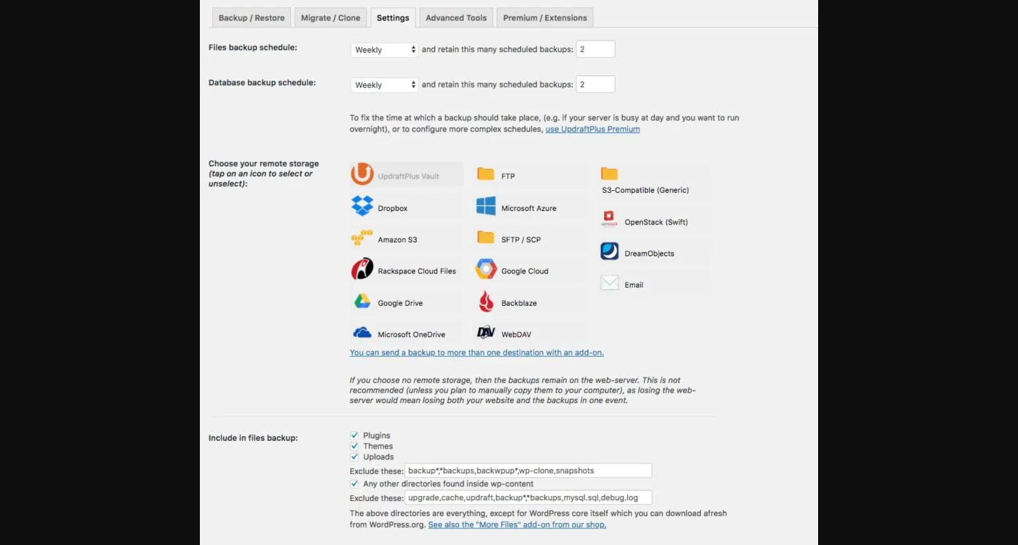 Pestaña Settings de UpdraftPlus con la programación de copias, el número de copias a conservar y los destinos remotos como Google Drive